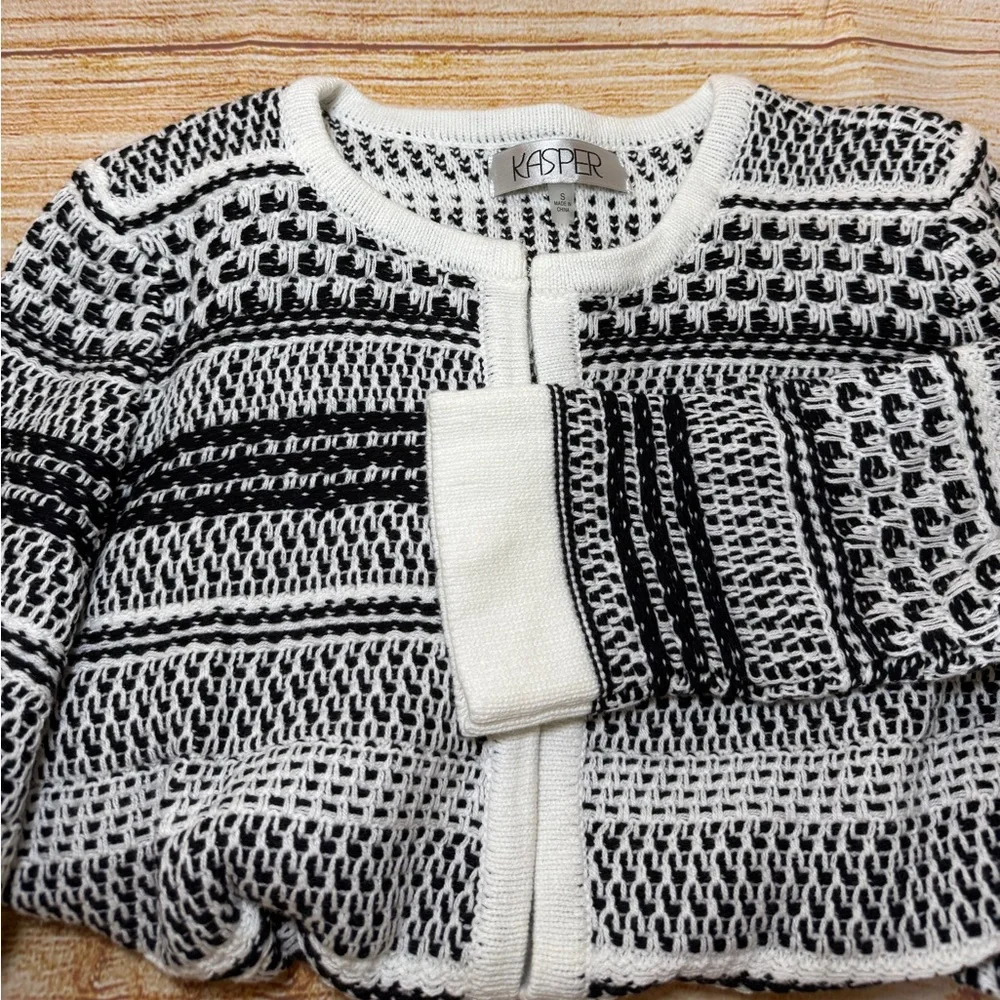 KASPER‎ Black White Stripe Knit Open  Front Cardigan Sweater Small Fringe Hem